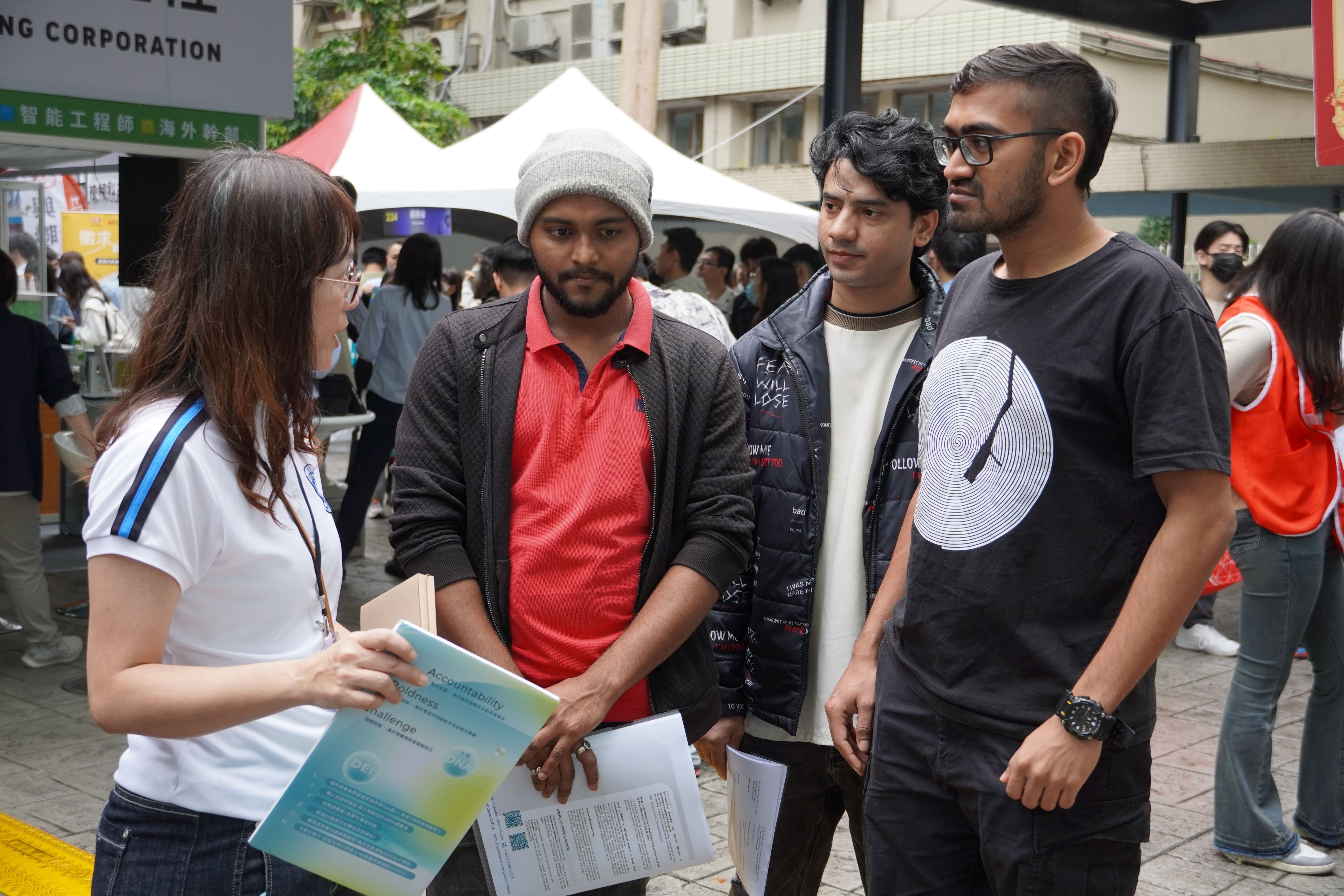 International students at Taiwan Tech are in high demand as top talents, with many companies extending olive branches to keep these excellent individuals employed in Taiwan. (Photo taken at Taiwan Tech's Campus Recruitment and Internship Expo on March 28, 2024)