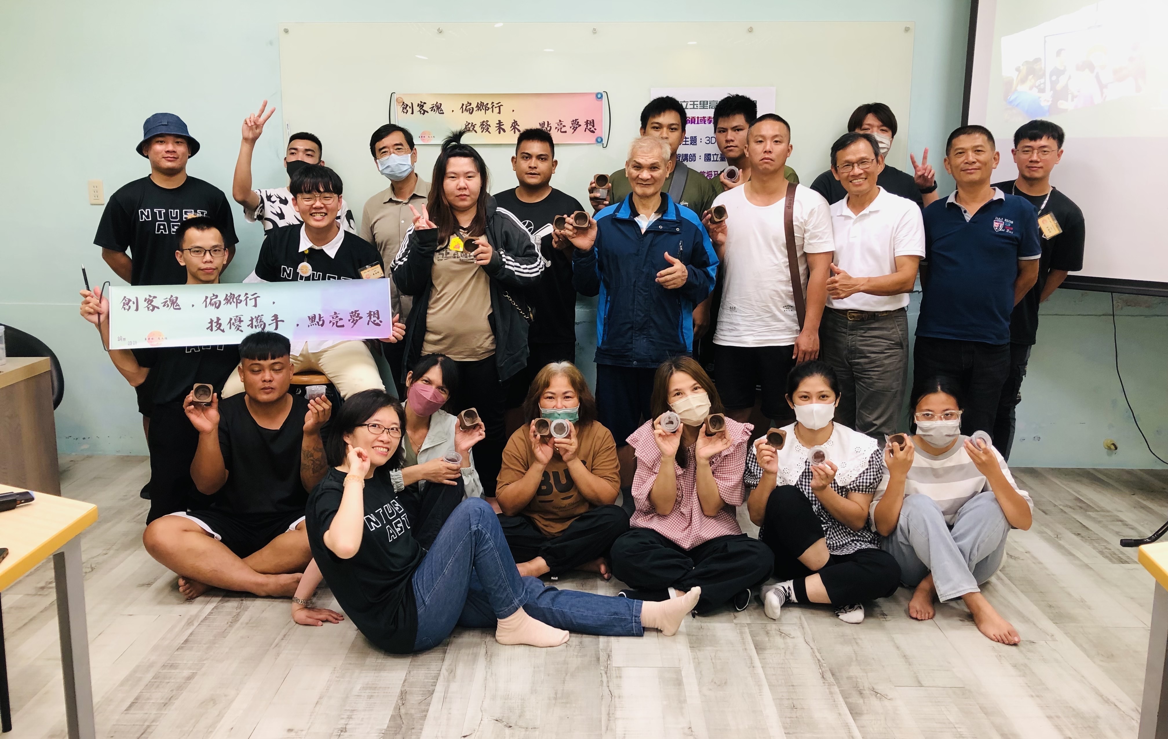 The participants took photos happily holding homemade gourmet molds.