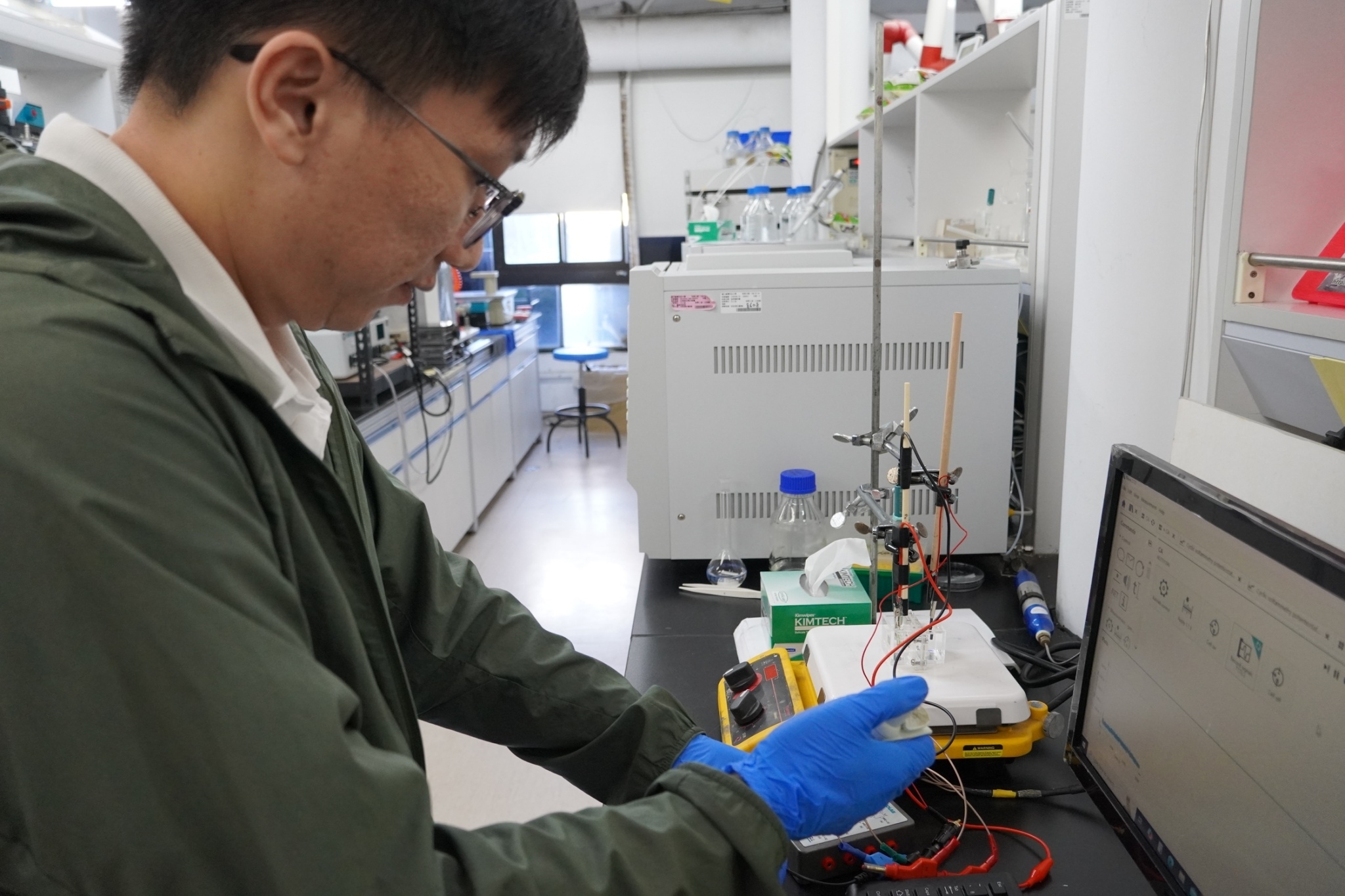 Team member Dr. Giang-Son Tran conducted electrochemical experiments for glycerol oxidation reactions.