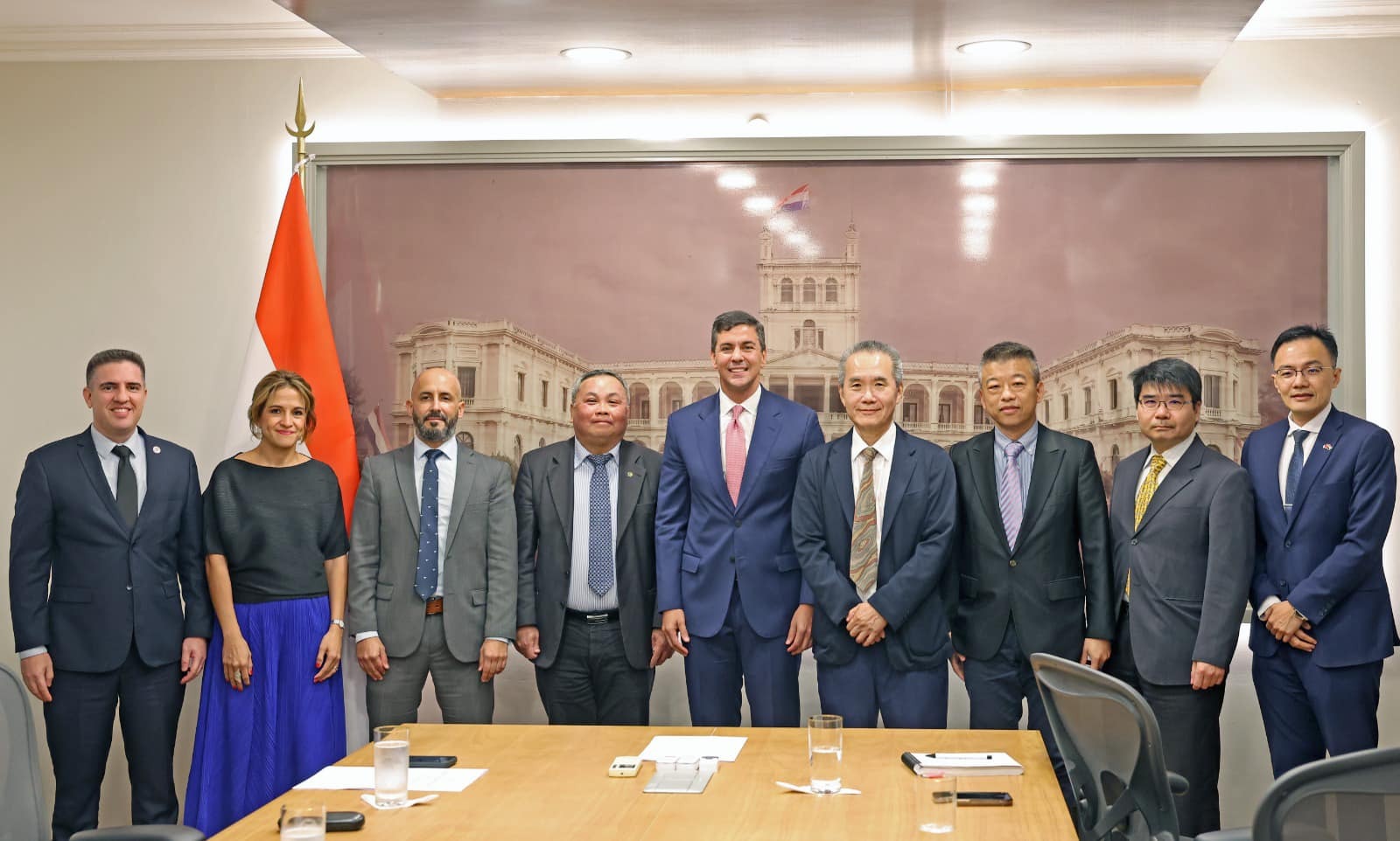 In February, a delegation from Taiwan Tech visited Paraguay and met with President Santiago Peña. From left to right: Minister of Information and Communication Technologies of Paraguay, Mr. Samaniego; Secretary-General of the Presidential Office, Jorge Jiménez; President of Taiwan-Paraguay Polytechnic University, Mr. Duarte; Dean of the College of Engineering at Taiwan Tech, Professor. Ming-Jyh Chern; President Santiago Peña of Paraguay; Director of the Taiwan-Paraguay Project Office in Paraguay, Mr. Yao-Chung Chen; Director of the Department of Mechanical Engineering, Professor Yu-Lin Kuo; Vice Dean of the College of Electrical Engineering and Computer Science, Professor Wei-Chung Deng.