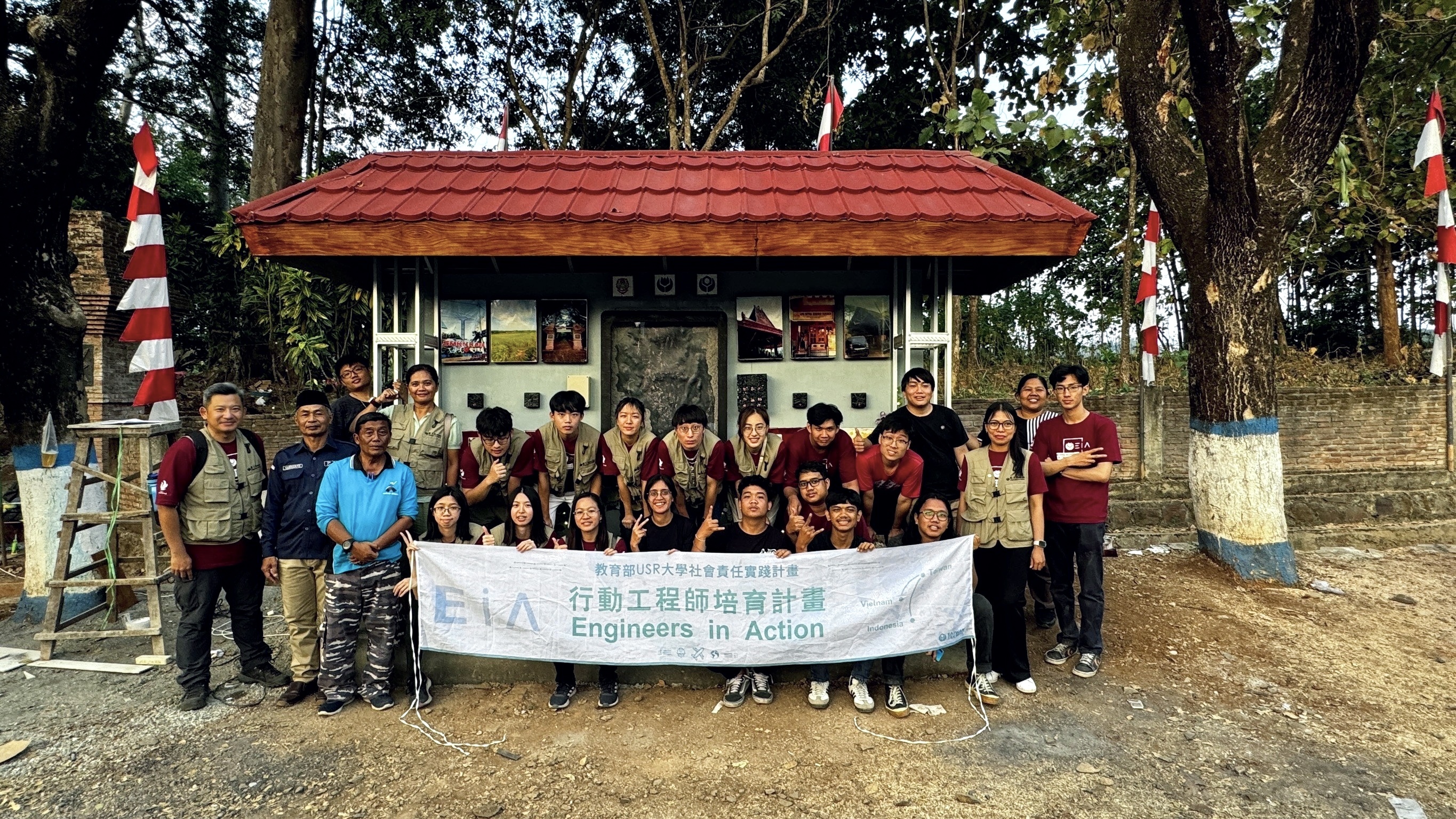 Taiwan Tech's Engineers in Action team built an information guide wall in Morang Village, Indonesia.